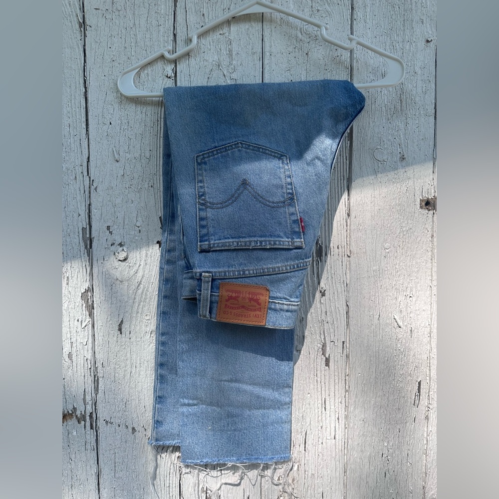 Levi’s 501, button fly, cropped, size 25